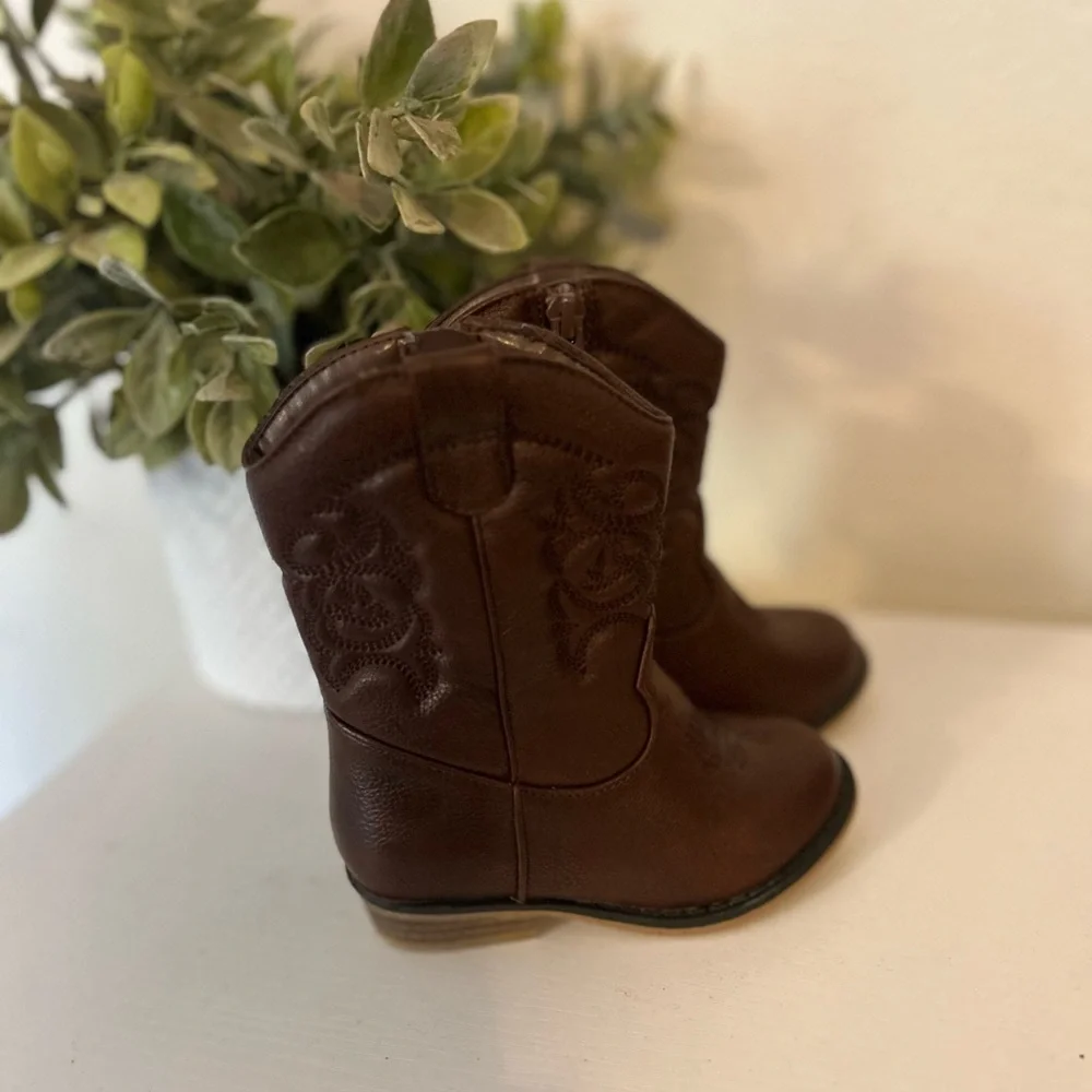 Cat & jack western zip boots almond toe